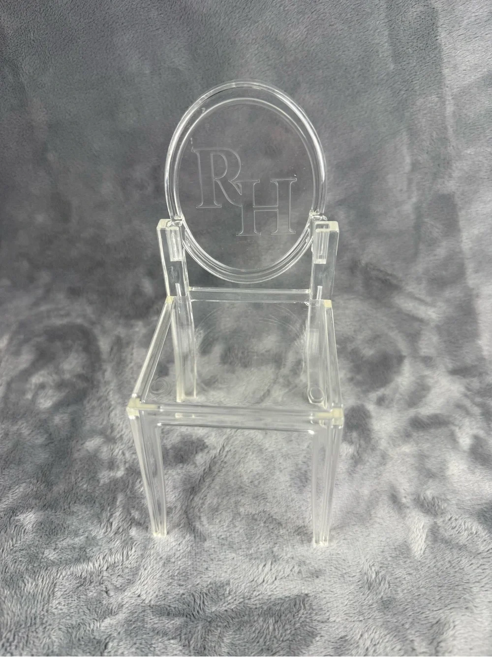 Rainbow High Dollhouse White Gold Table & Clear Chair